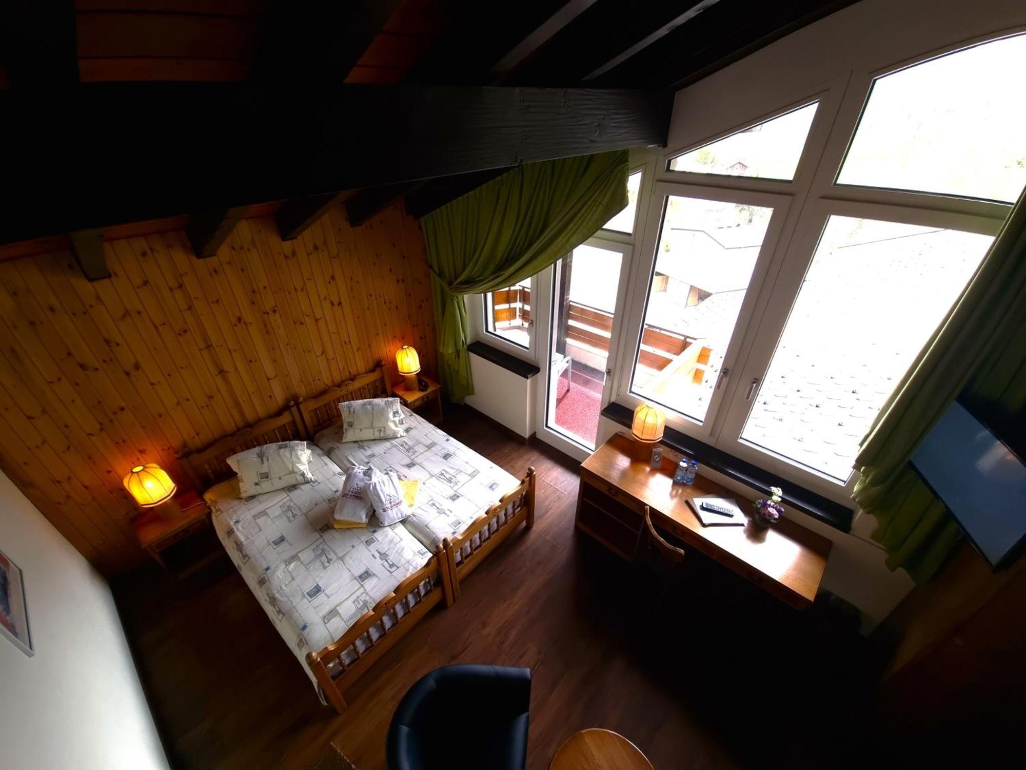 Hotel Alpenblick-Leukerbad-Therme Szoba fotó