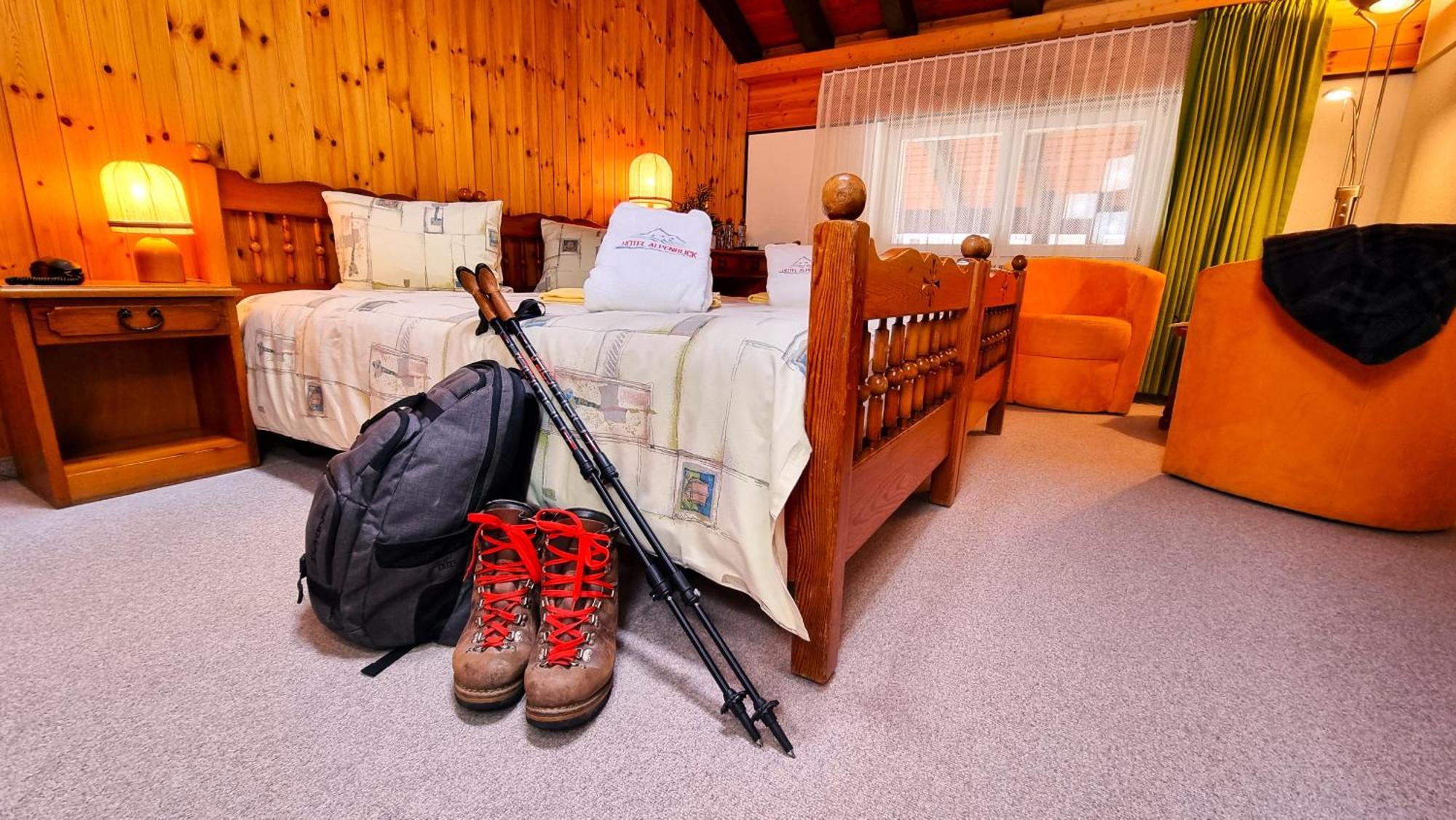 Hotel Alpenblick-Leukerbad-Therme Szoba fotó