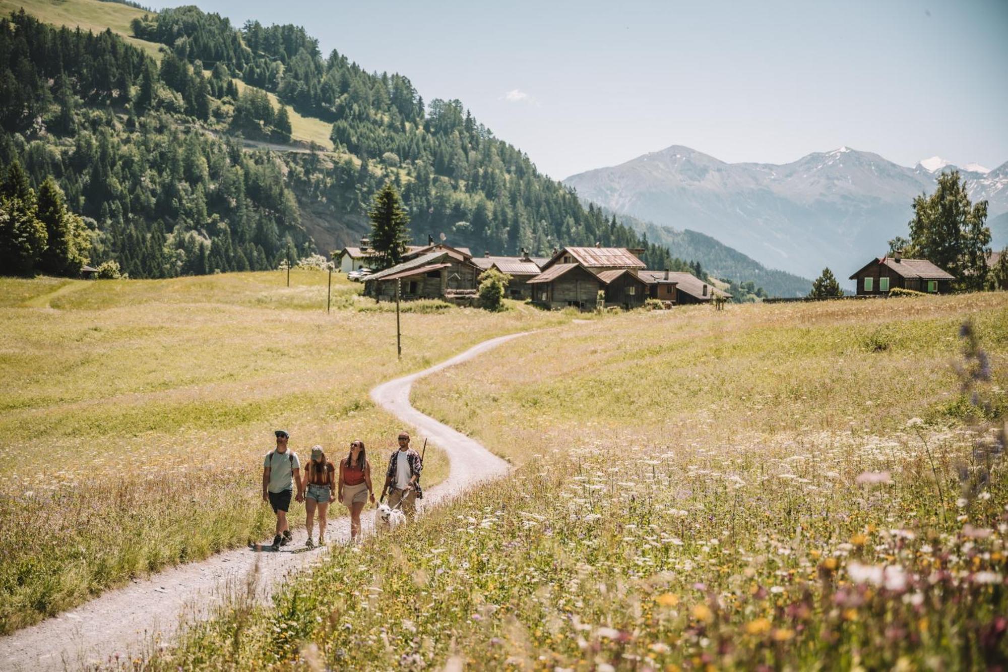 Hotel Alpenblick-Leukerbad-Therme Kültér fotó
