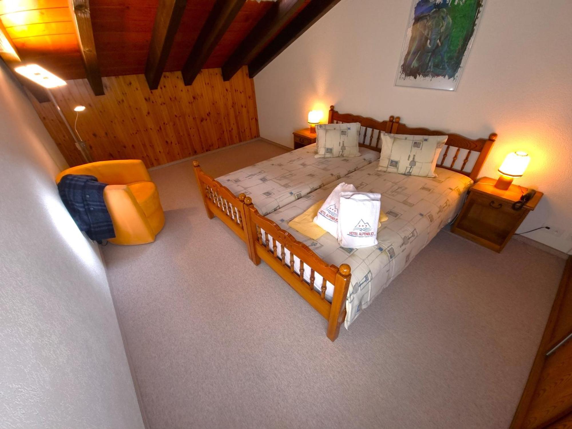 Hotel Alpenblick-Leukerbad-Therme Szoba fotó