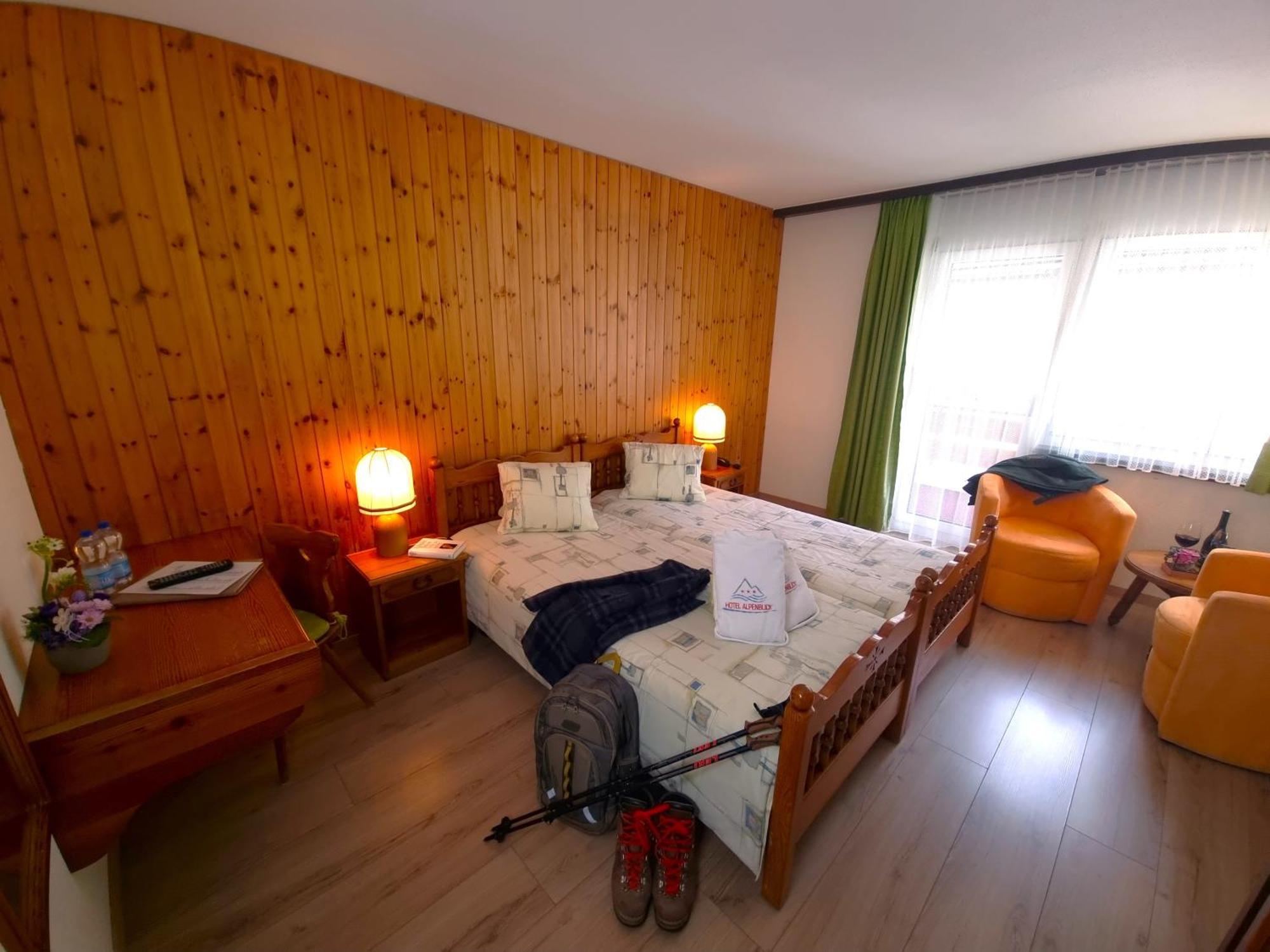 Hotel Alpenblick-Leukerbad-Therme Szoba fotó