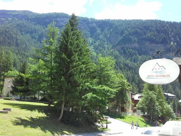 Hotel Alpenblick-Leukerbad-Therme Kültér fotó