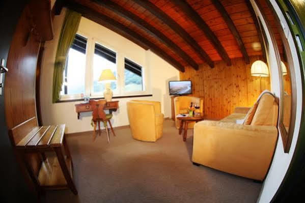 Hotel Alpenblick-Leukerbad-Therme Kültér fotó